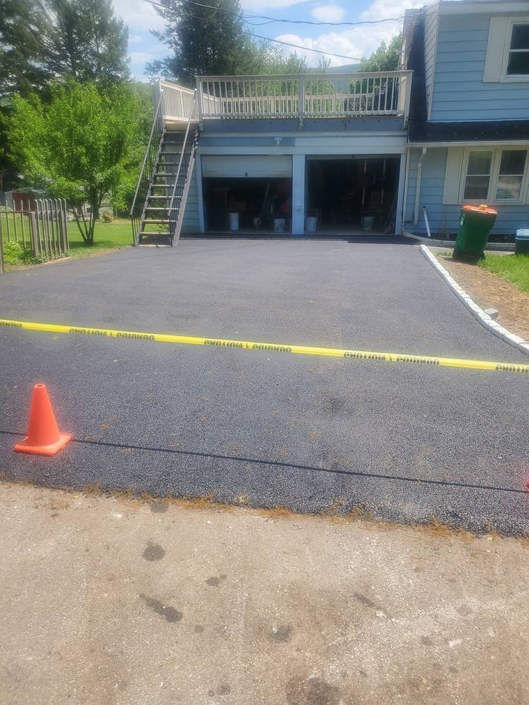 Blacktop Driveway Paving — Chunchy's Contracting Corp, Westchester County, NY